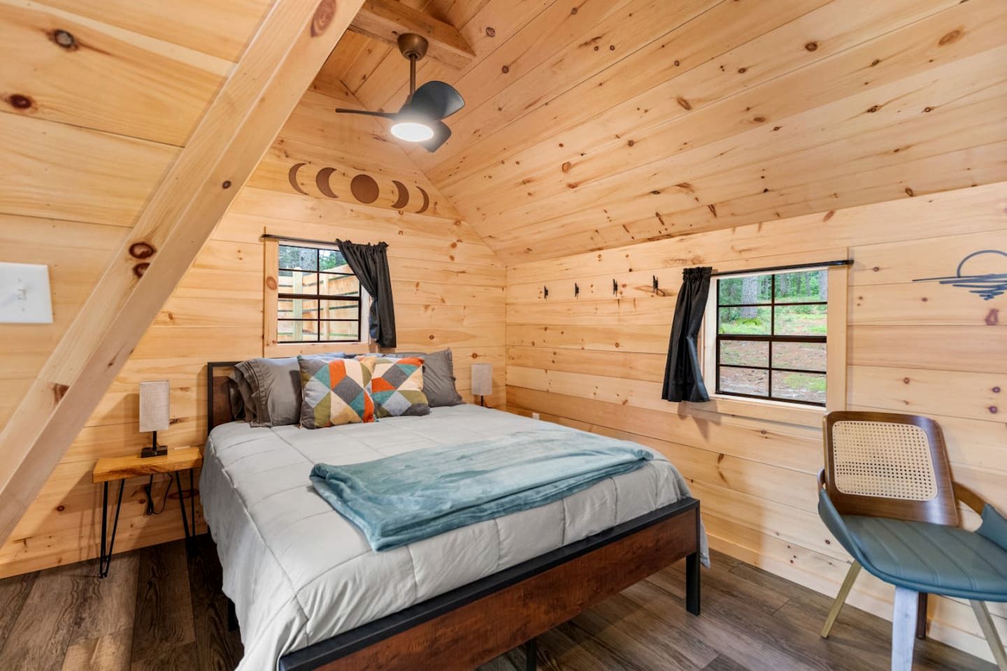 Incredible Design A-Frame with Fully Equipped Deck in Maine