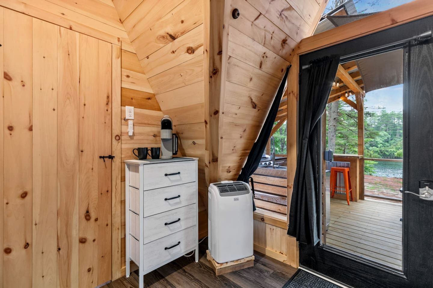 Incredible Design A-Frame with Fully Equipped Deck in Maine