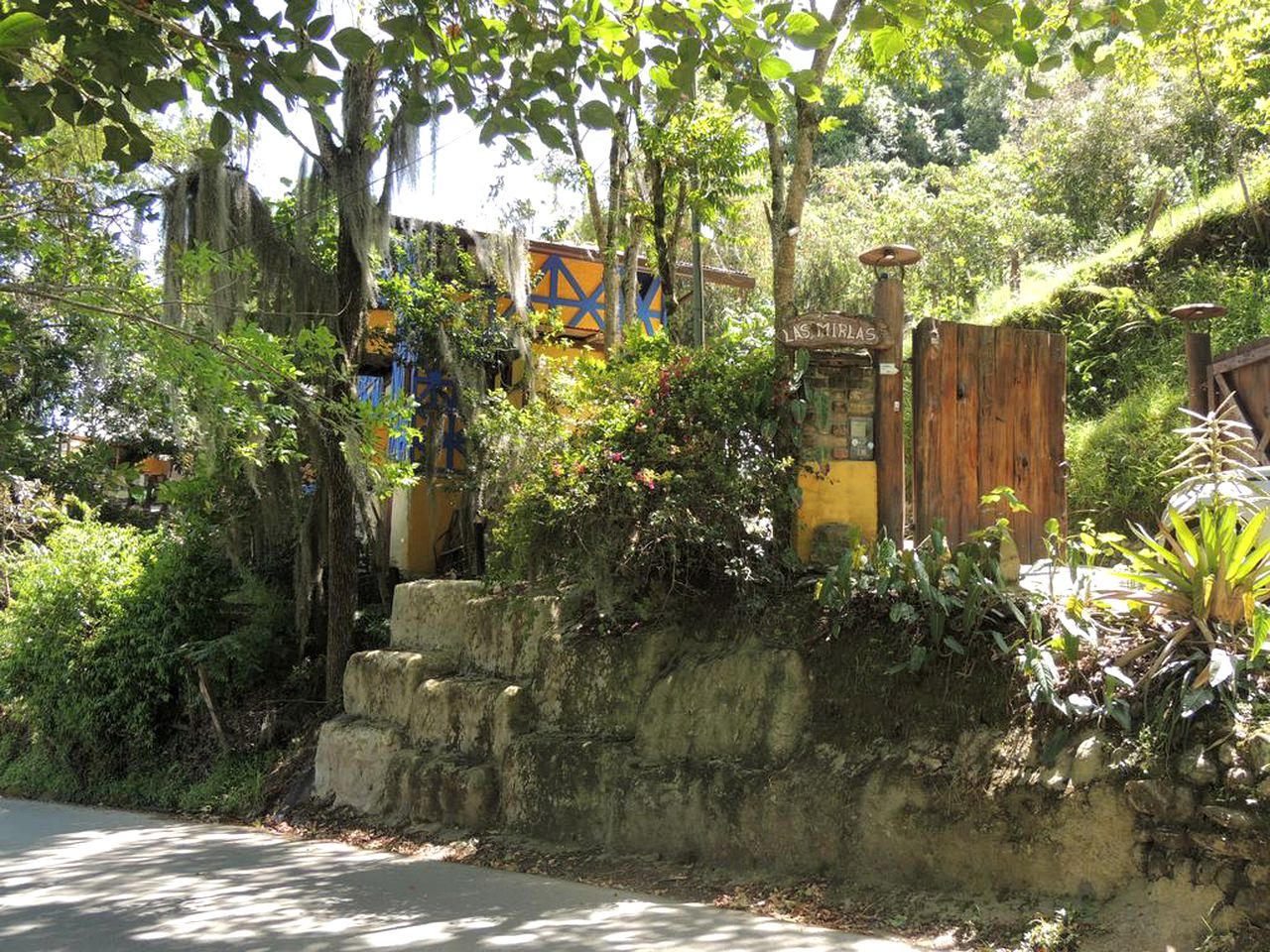 Rustic Accommodation near Ample Outdoor Activities in Salento, Colombia