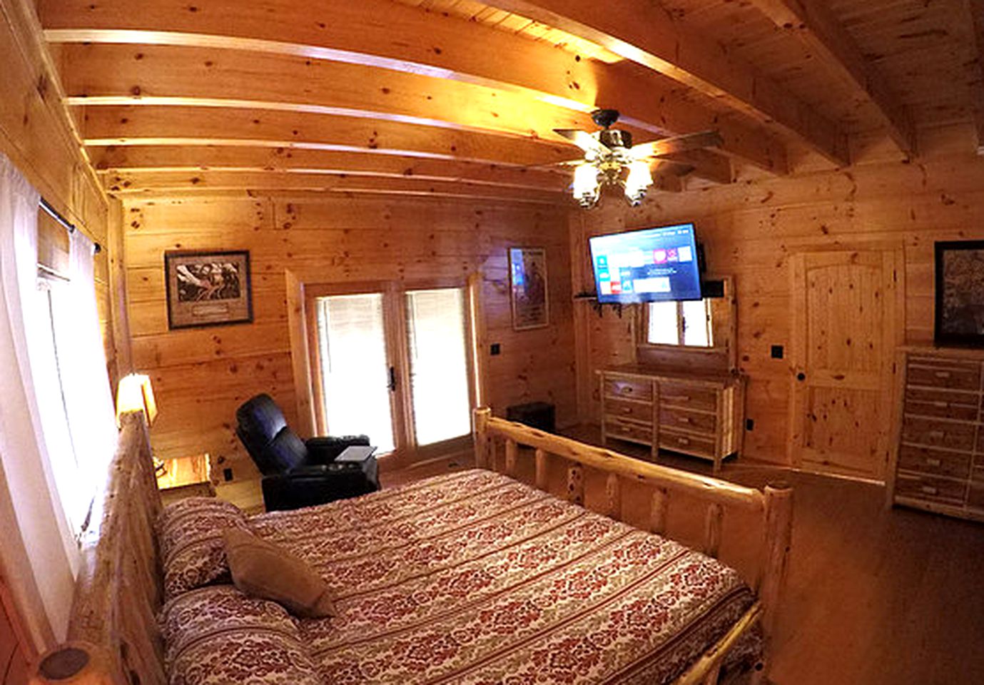 Luxurious Log Cabin Getaway with a Hot Tub in Dobson, North Carolina