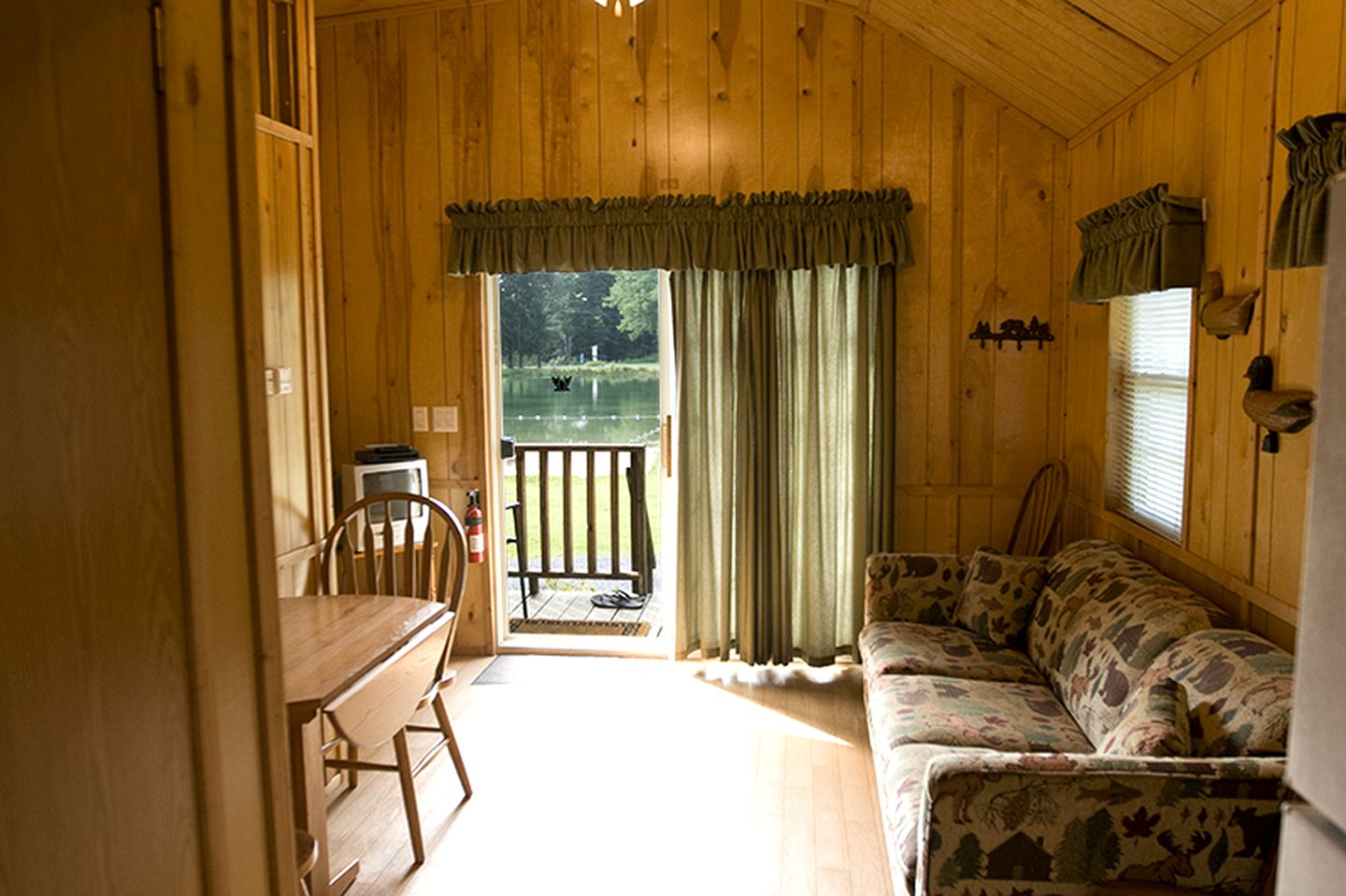 Deluxe Vacation Cabin Rentals in the Adirondacks near Saratoga Springs, New York