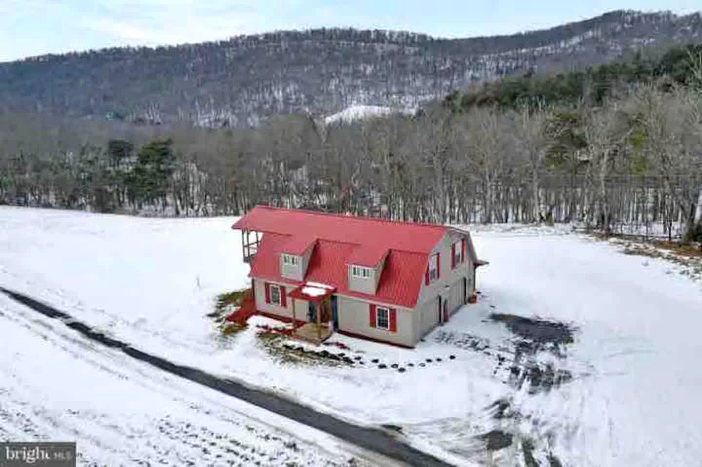 Rustic Mountain Barn Retreat with Private Hot Tub Near Lost River State Park in Wardensville, West Virginia