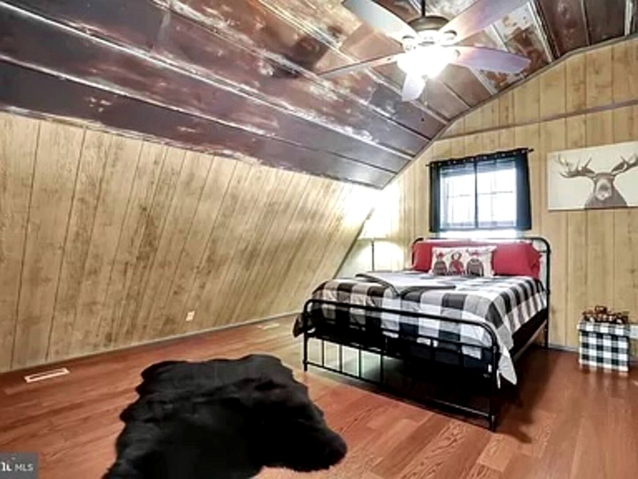 Rustic Mountain Barn Retreat with Private Hot Tub Near Lost River State Park in Wardensville, West Virginia