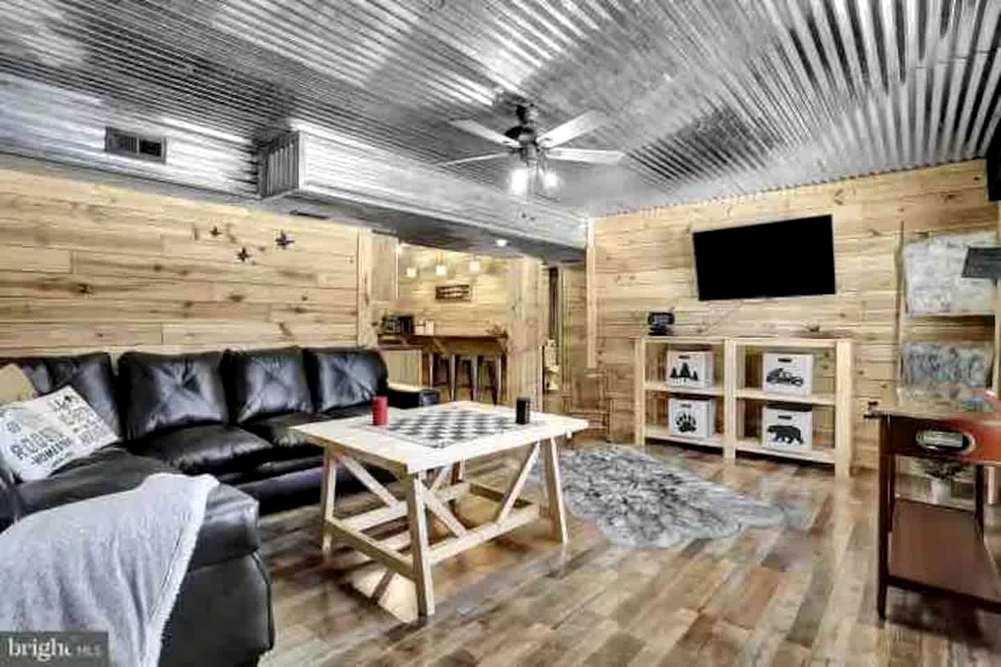 Rustic Mountain Barn Retreat with Private Hot Tub Near Lost River State Park in Wardensville, West Virginia