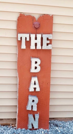 Barns (United States of America, Wardensville, West Virginia)