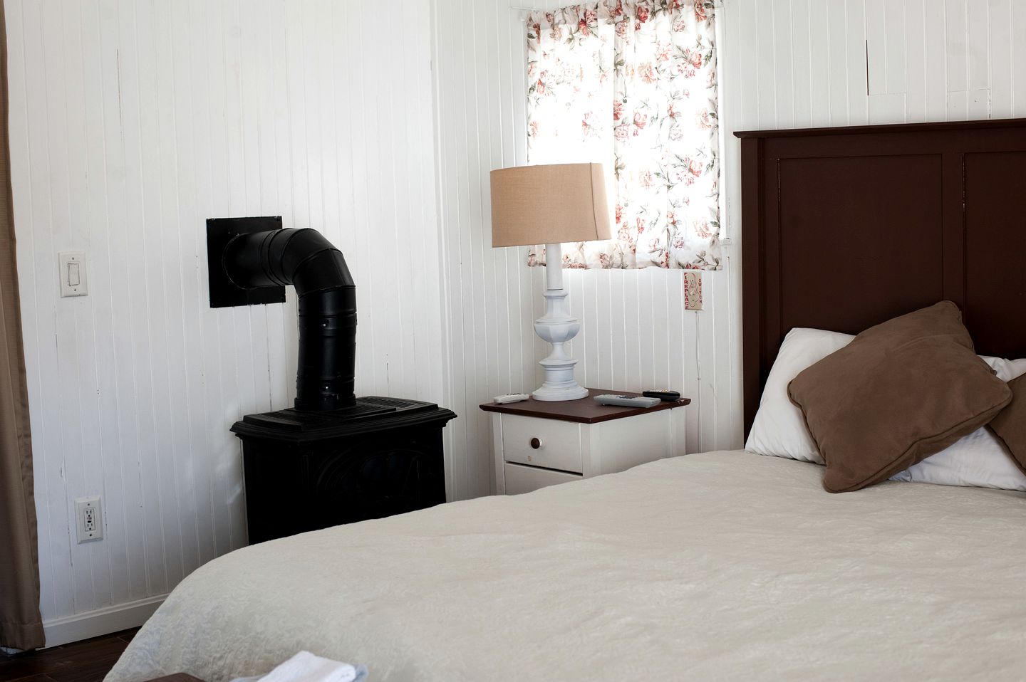 Rustic Bed and Breakfast Cottage Rental in Bucks County, Pennsylvania