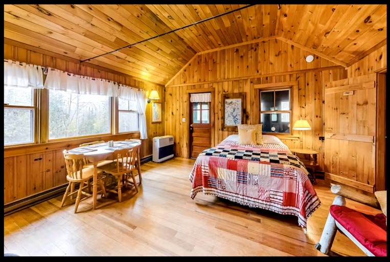 Cabins (United States of America, Greenville, Maine)