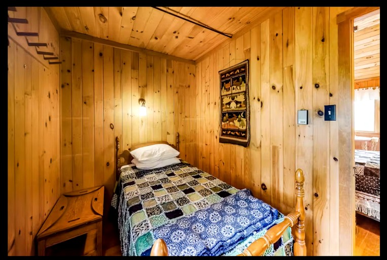 Cabins (United States of America, Greenville, Maine)