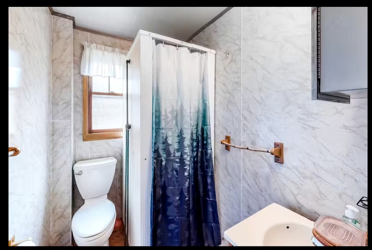 Cabins (United States of America, Greenville, Maine)