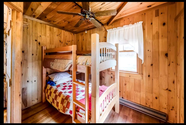 Cabins (United States of America, Greenville, Maine)