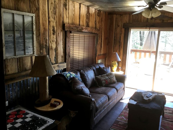 Log Cabins (Cotter, Arkansas, United States)