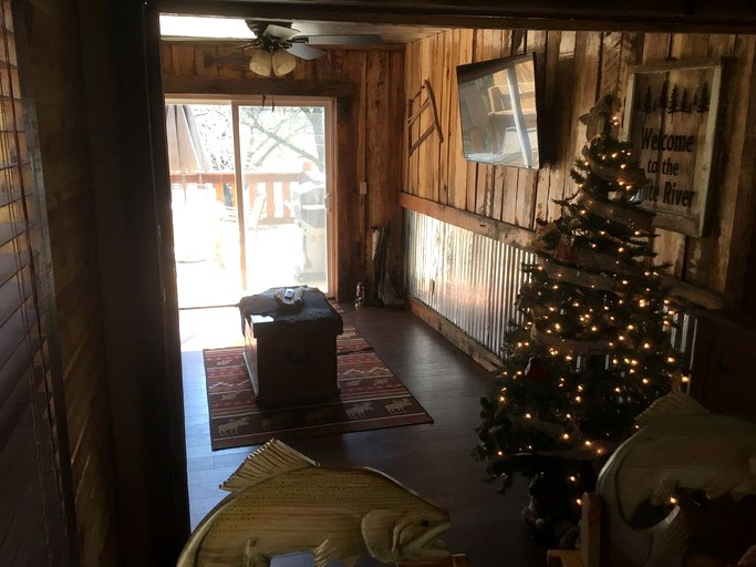 Log Cabins (Cotter, Arkansas, United States)