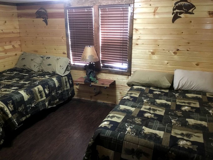 Log Cabins (Cotter, Arkansas, United States)