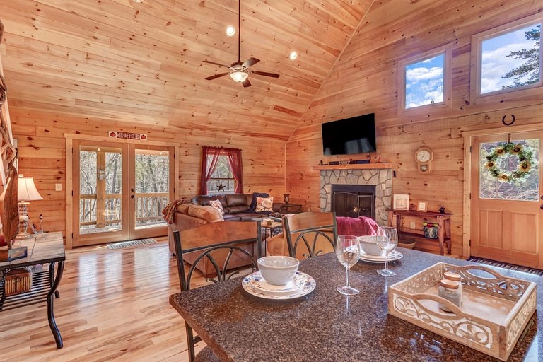 Cabins (United States of America, Gilmer County, Georgia)