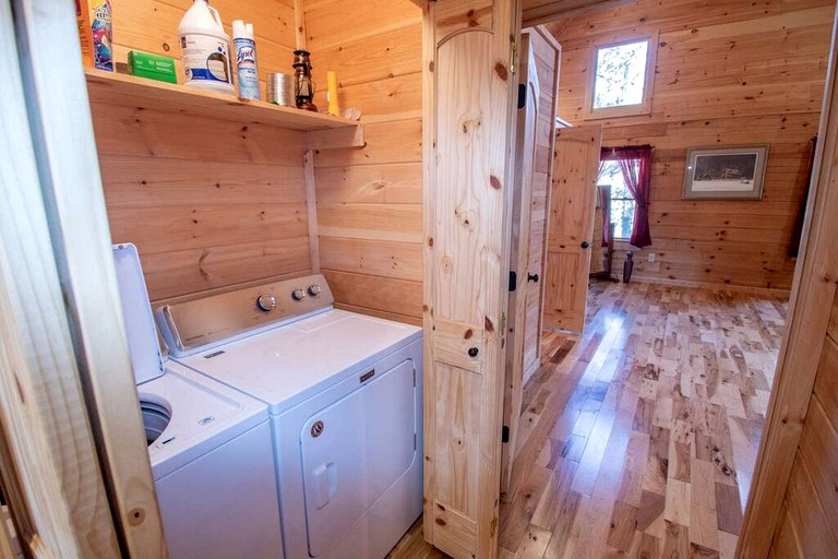 Cabins (United States of America, Gilmer County, Georgia)