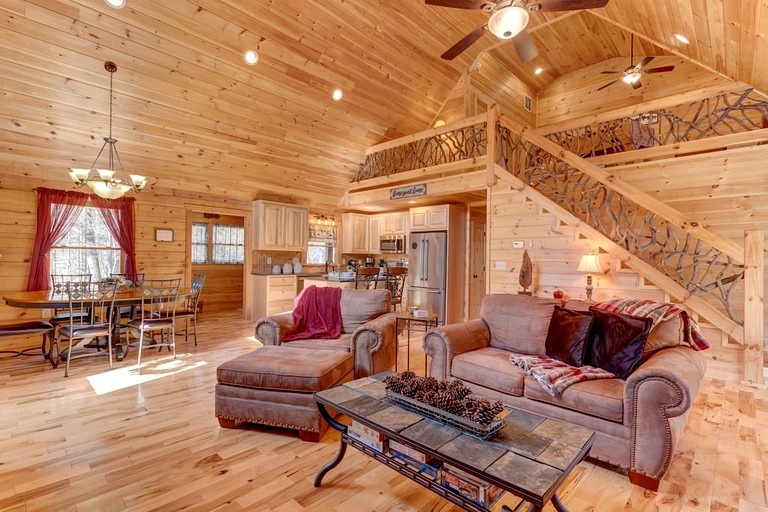 Cabins (United States of America, Gilmer County, Georgia)