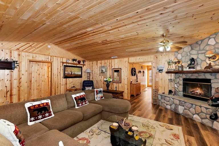 Cabins (United States of America, Big Bear Lake, California)