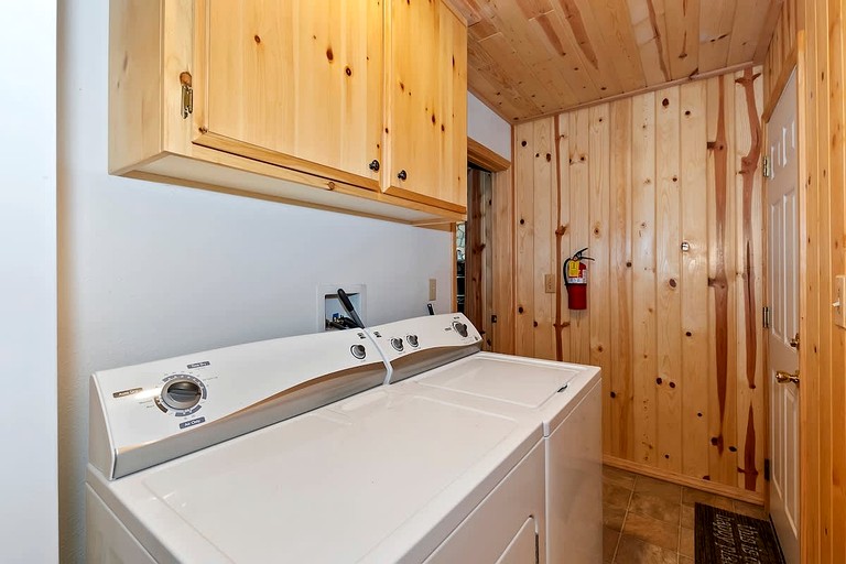 Cabins (United States of America, Big Bear Lake, California)