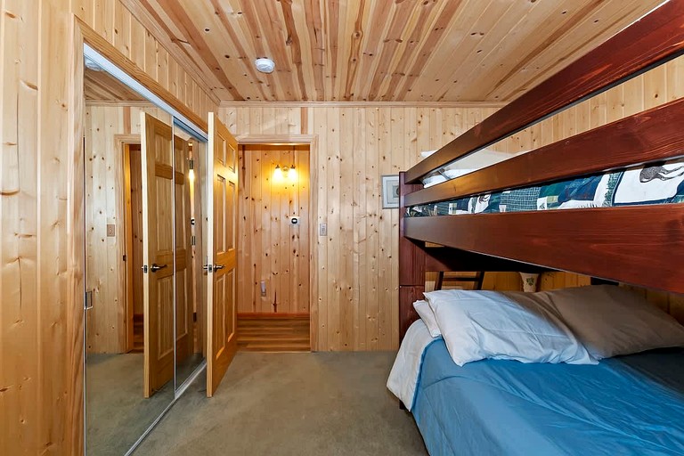 Cabins (United States of America, Big Bear Lake, California)