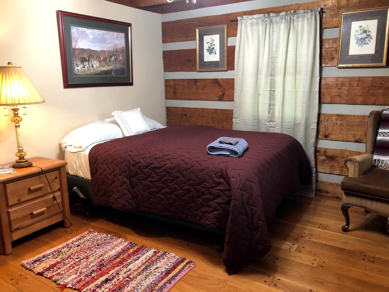 Rustic Cabin with Large Deck near Franklin, Tennessee