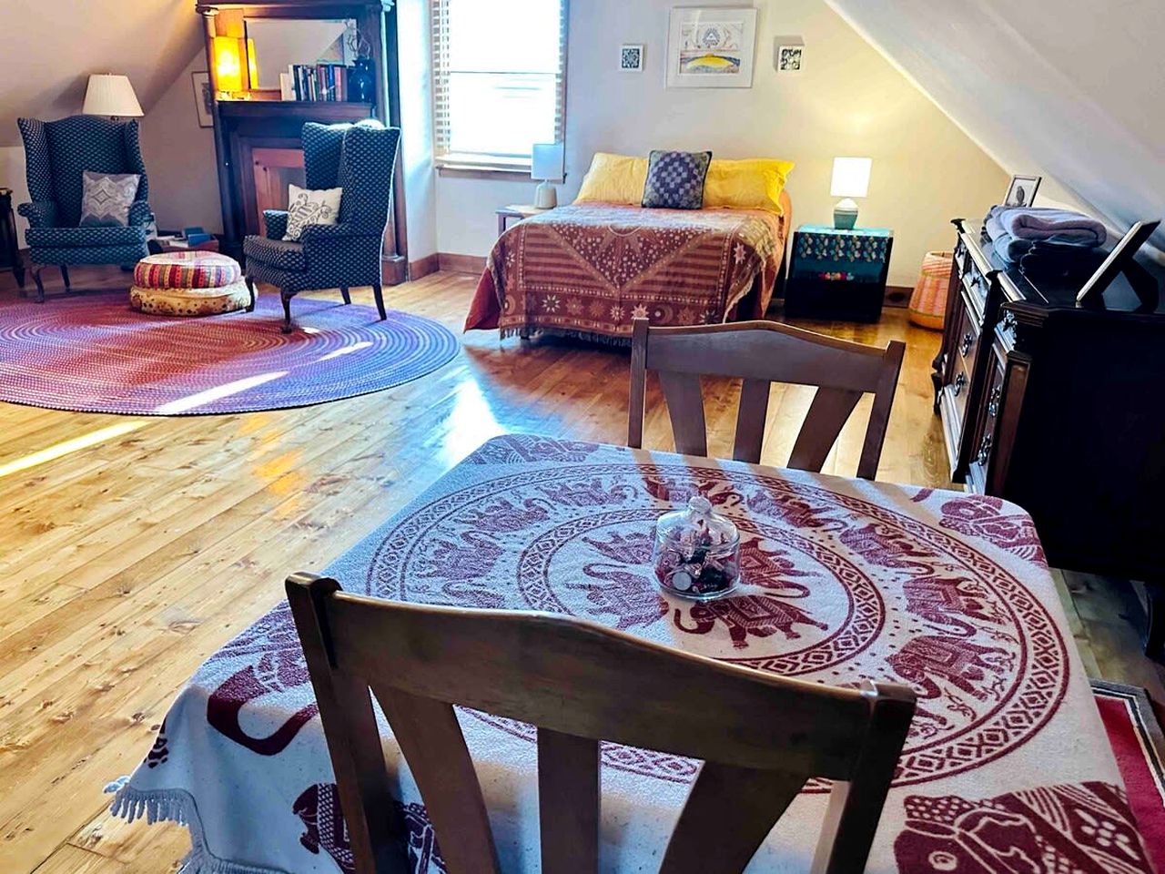 Rustic Cabin with Large Deck near Franklin, Tennessee