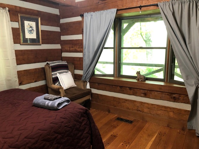 Cabins (United States of America, Franklin, Tennessee)