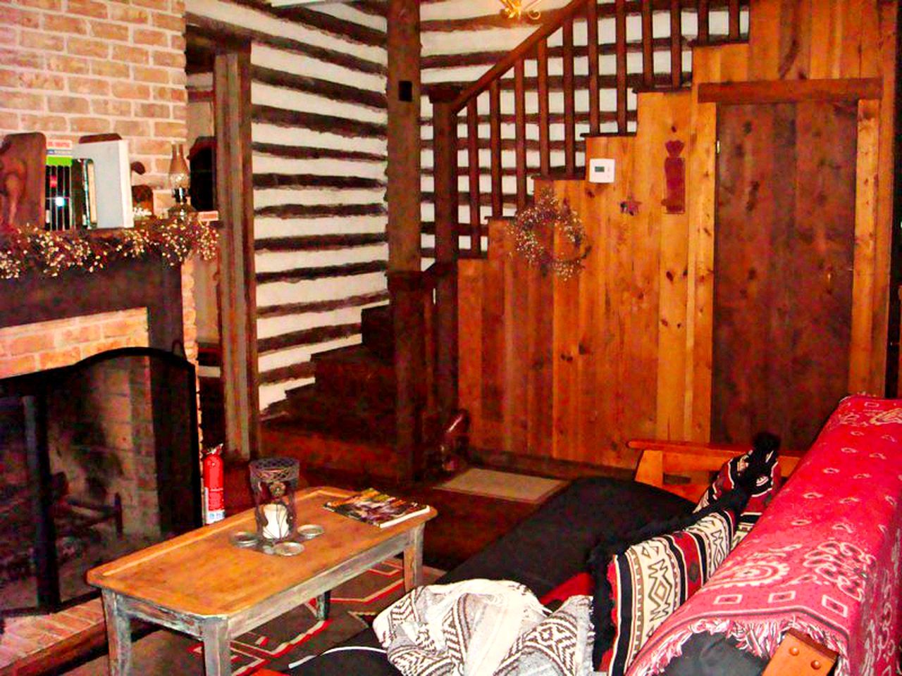 Rustic Cabin Getaway near Flint River in Thomaston, Georgia