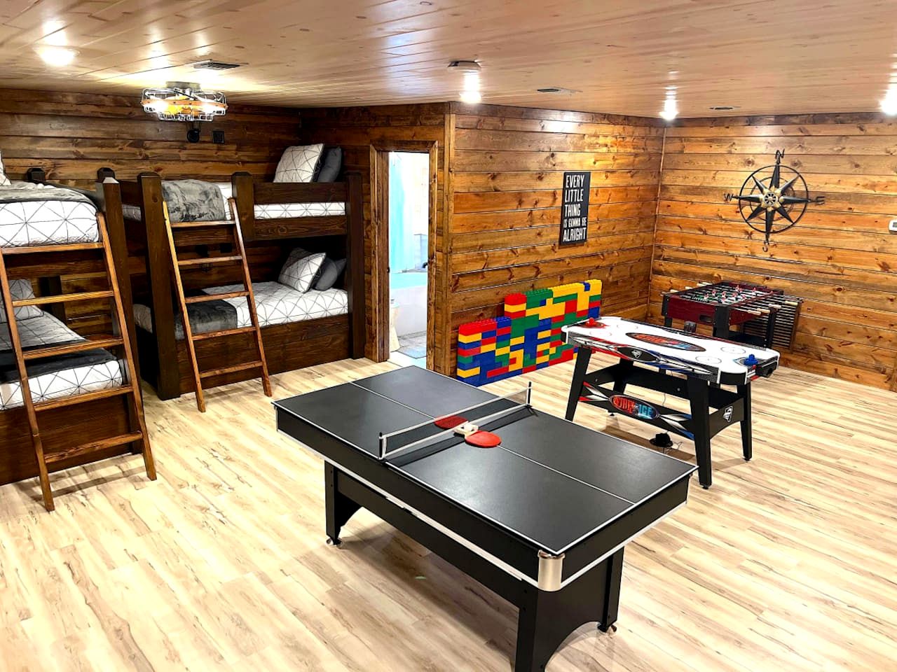 Rustic Cabin with Hot Tub and Game Room on the Edge of Ouachita National Forest
