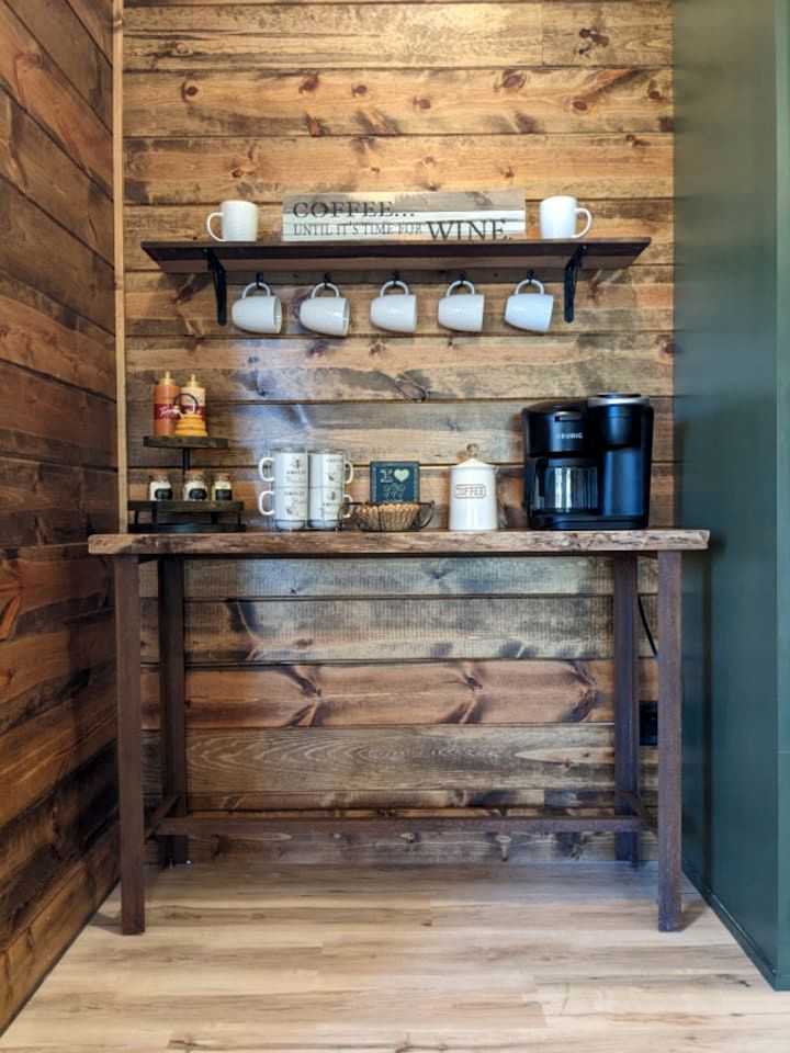 Rustic Cabin with Hot Tub and Game Room on the Edge of Ouachita National Forest