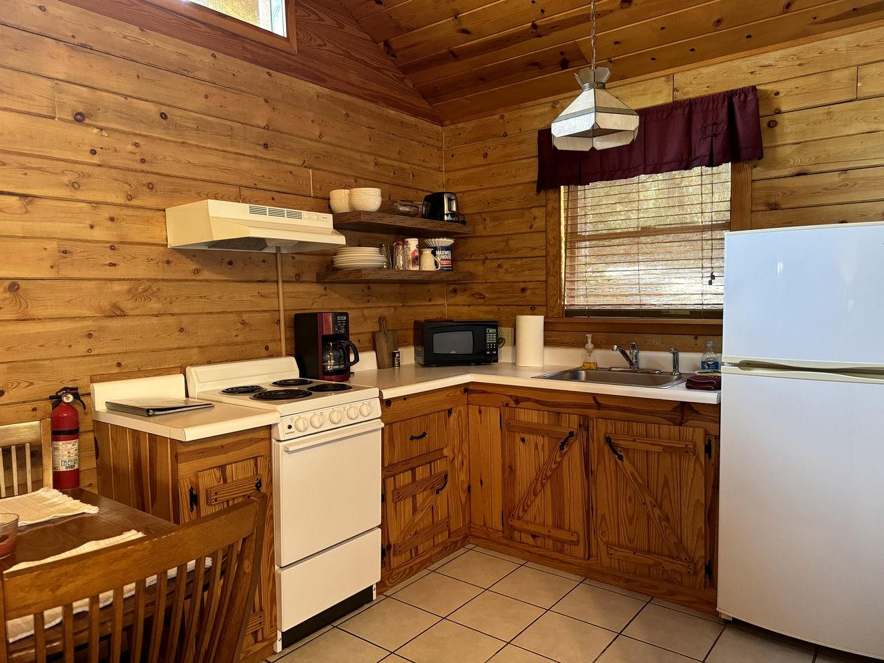 Rustic Cabin with Indoor Bath Spa and Deck in Arkansas
