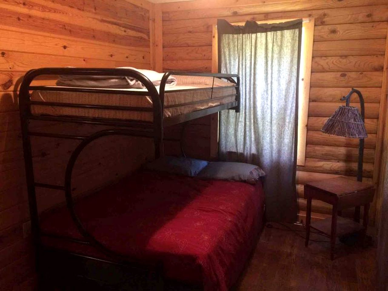 Rustic Cabin Nestled in the Stunning Mark Twain National Forest, Missouri