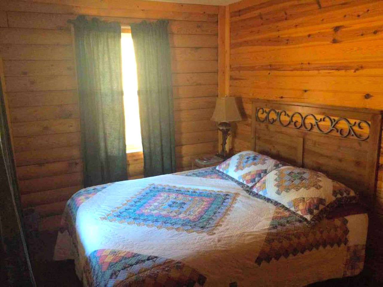 Rustic Cabin Nestled in the Stunning Mark Twain National Forest, Missouri