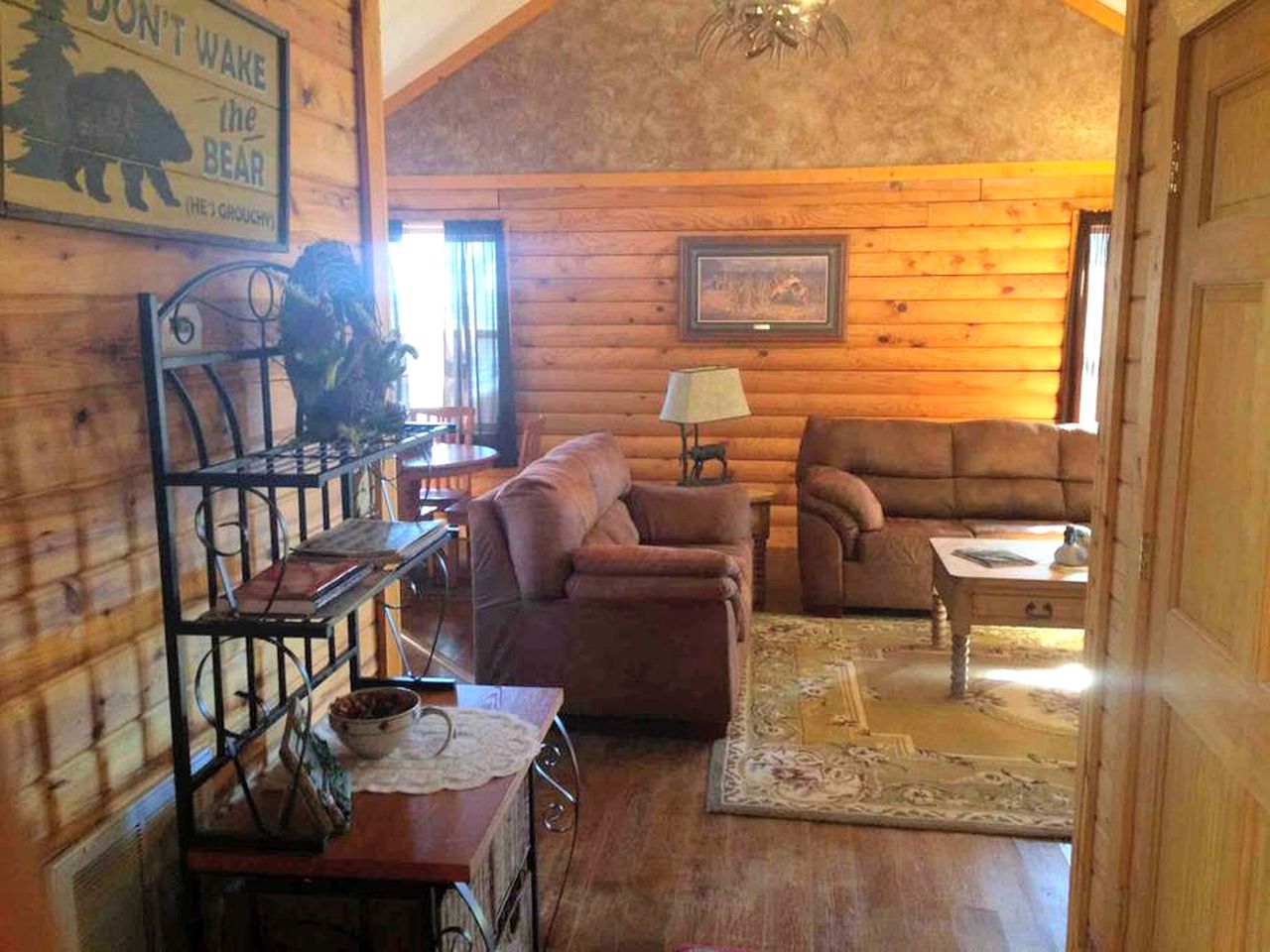 Rustic Cabin Nestled in the Stunning Mark Twain National Forest, Missouri