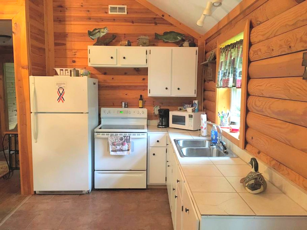 Rustic Cabin Nestled in the Stunning Mark Twain National Forest, Missouri