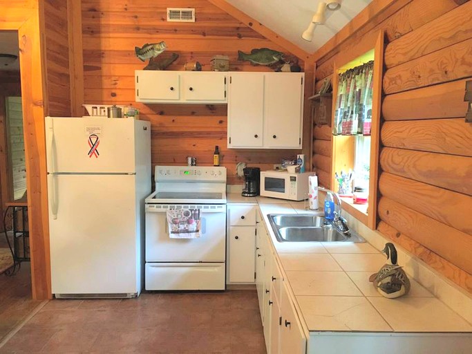 Cabins (Alton, Missouri, United States)