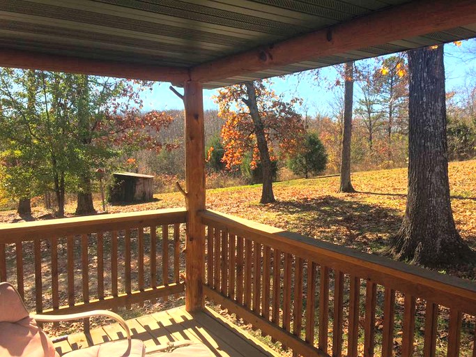 Cabins (Alton, Missouri, United States)