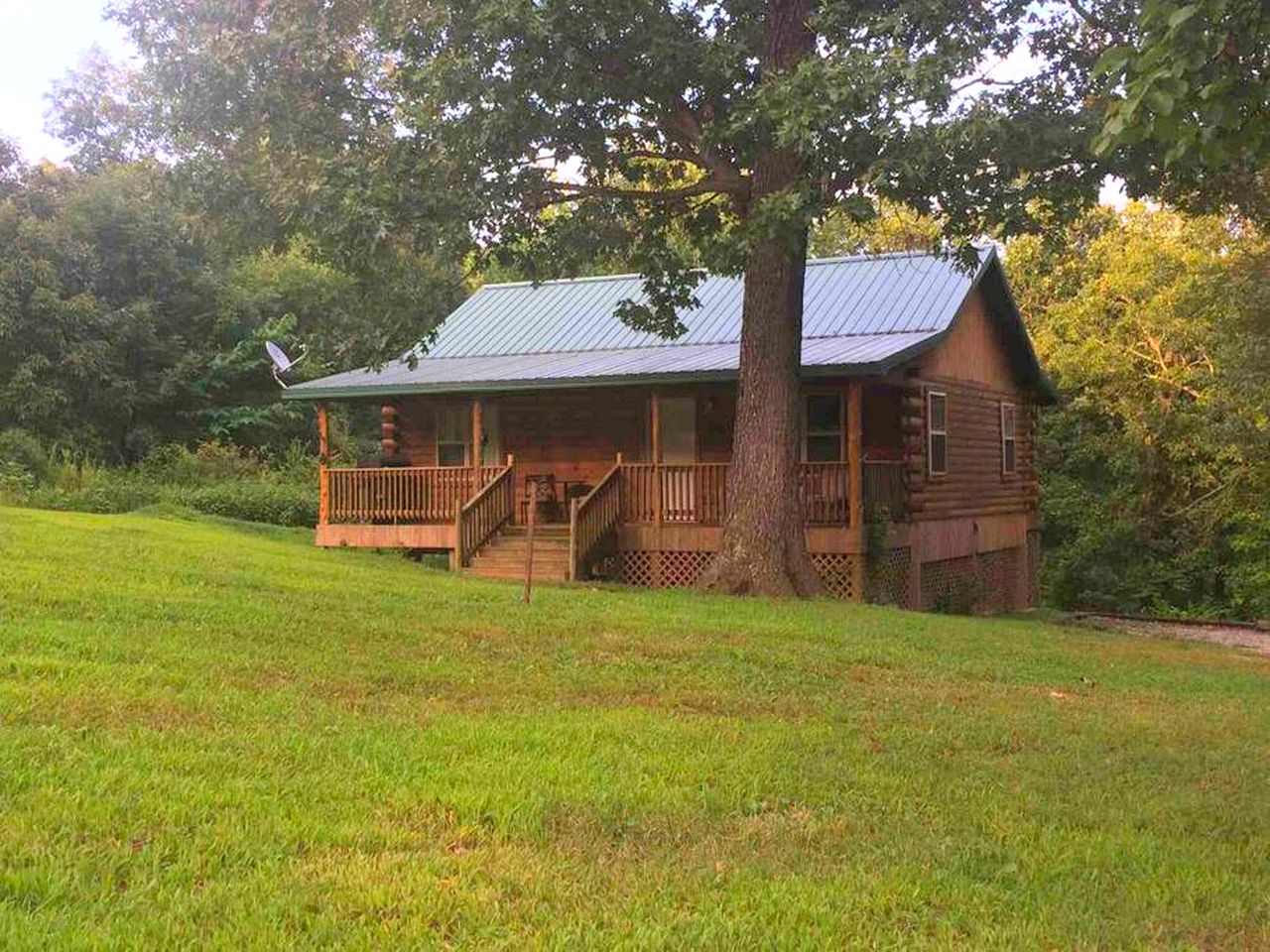 Rustic Cabin Nestled in the Stunning Mark Twain National Forest, Missouri