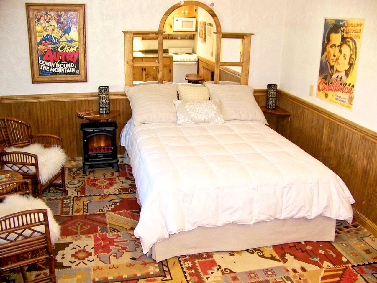 Rustic Cabin Rental for a Romantic Countryside Retreat near Austin, Texas