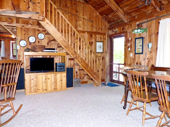 Cabins (Manistee, Michigan, United States)