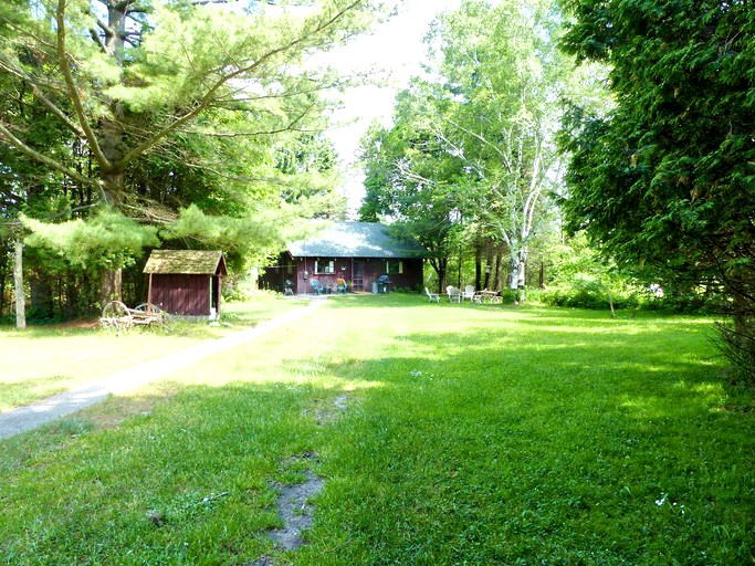 Cabins (Manistee, Michigan, United States)