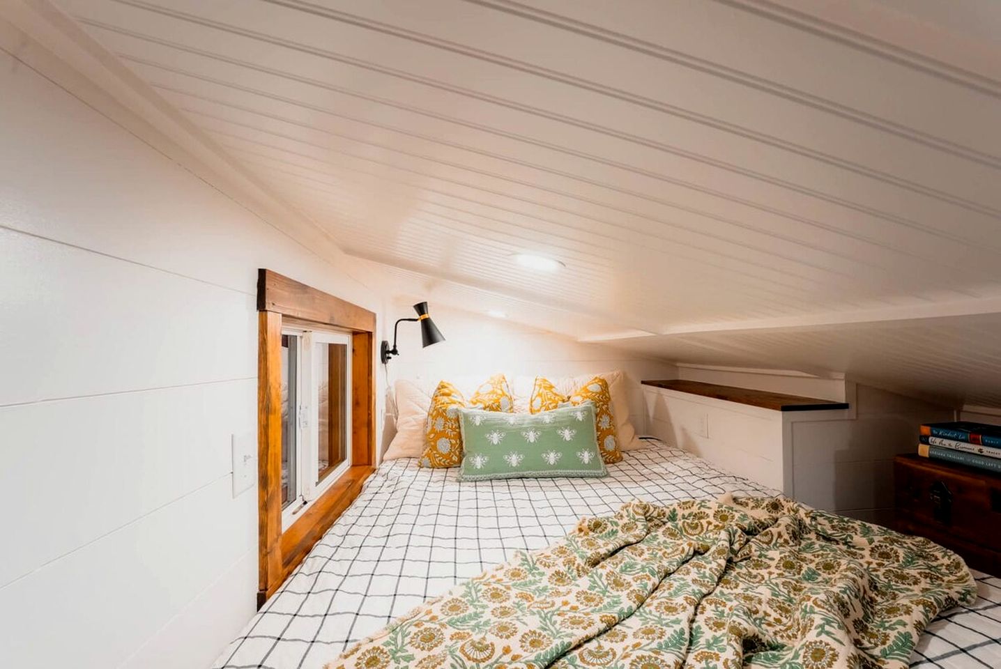Off-Grid Cabin Surrounded by Trees in Pineville, Missouri