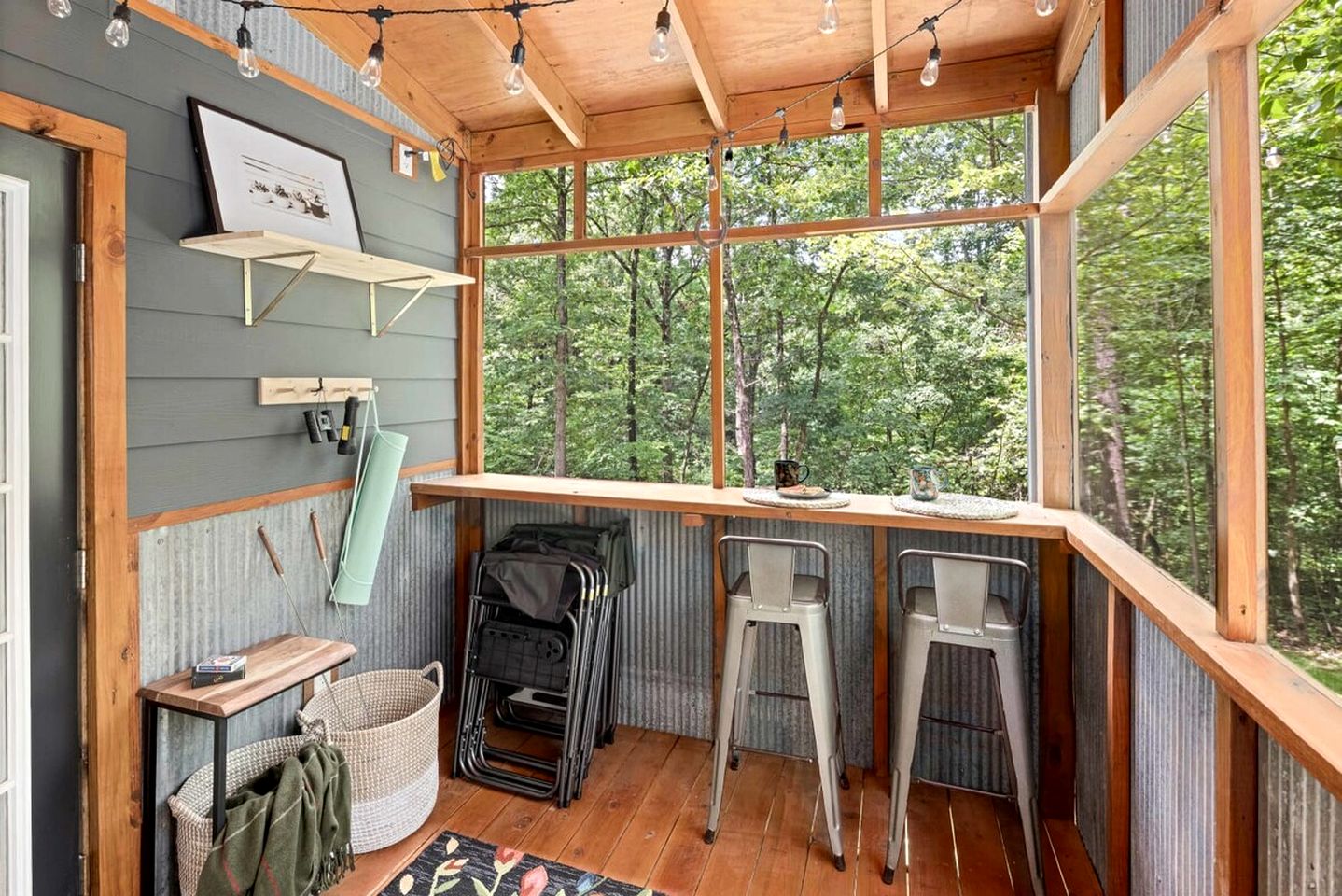 Off-Grid Cabin Surrounded by Trees in Pineville, Missouri