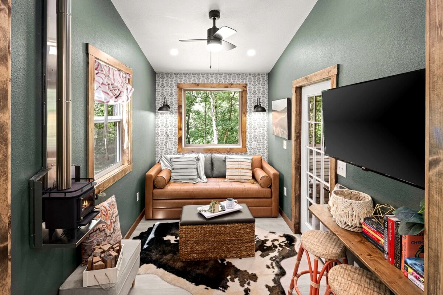 Off-Grid Cabin Surrounded by Trees in Pineville, Missouri