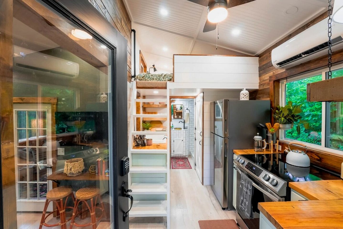 Off-Grid Cabin Surrounded by Trees in Pineville, Missouri
