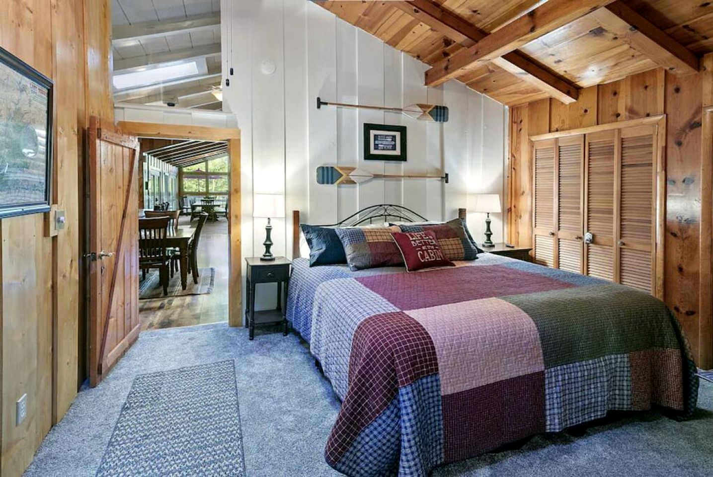 Rustic Cabin with Spa and Wonderful Outdoor Living in Tennessee