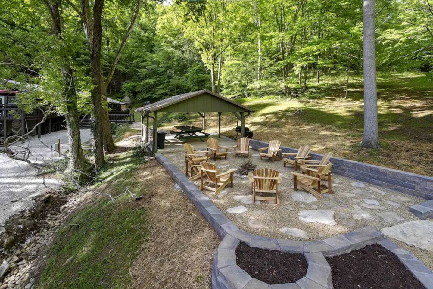 Rustic Cabin with Spa and Wonderful Outdoor Living in Tennessee