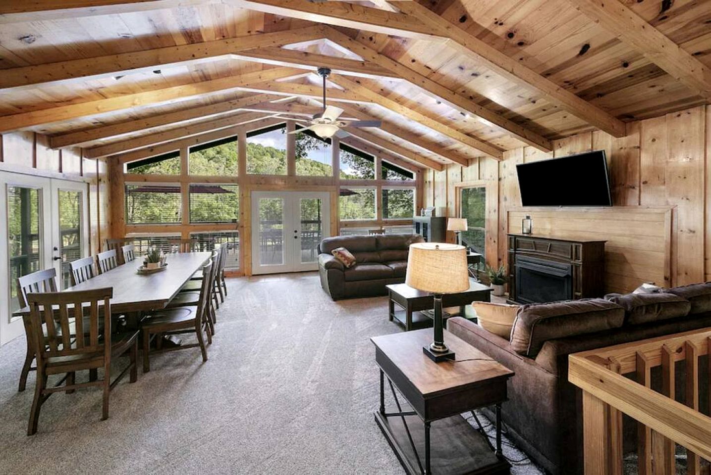 Rustic Cabin with Spa and Wonderful Outdoor Living in Tennessee