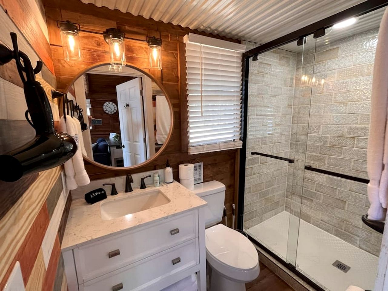 Cozy Waterfront Cabin for a Memorable Getaway on Toledo Bend Lake in Hemphill, Texas