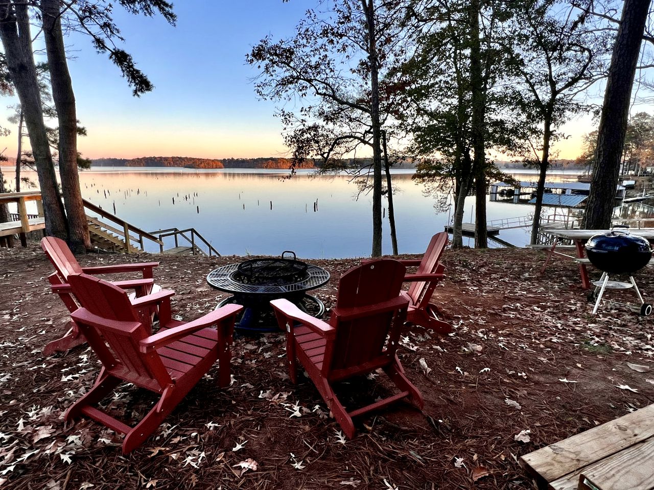 Cozy Waterfront Cabin for a Memorable Getaway on Toledo Bend Lake in Hemphill, Texas