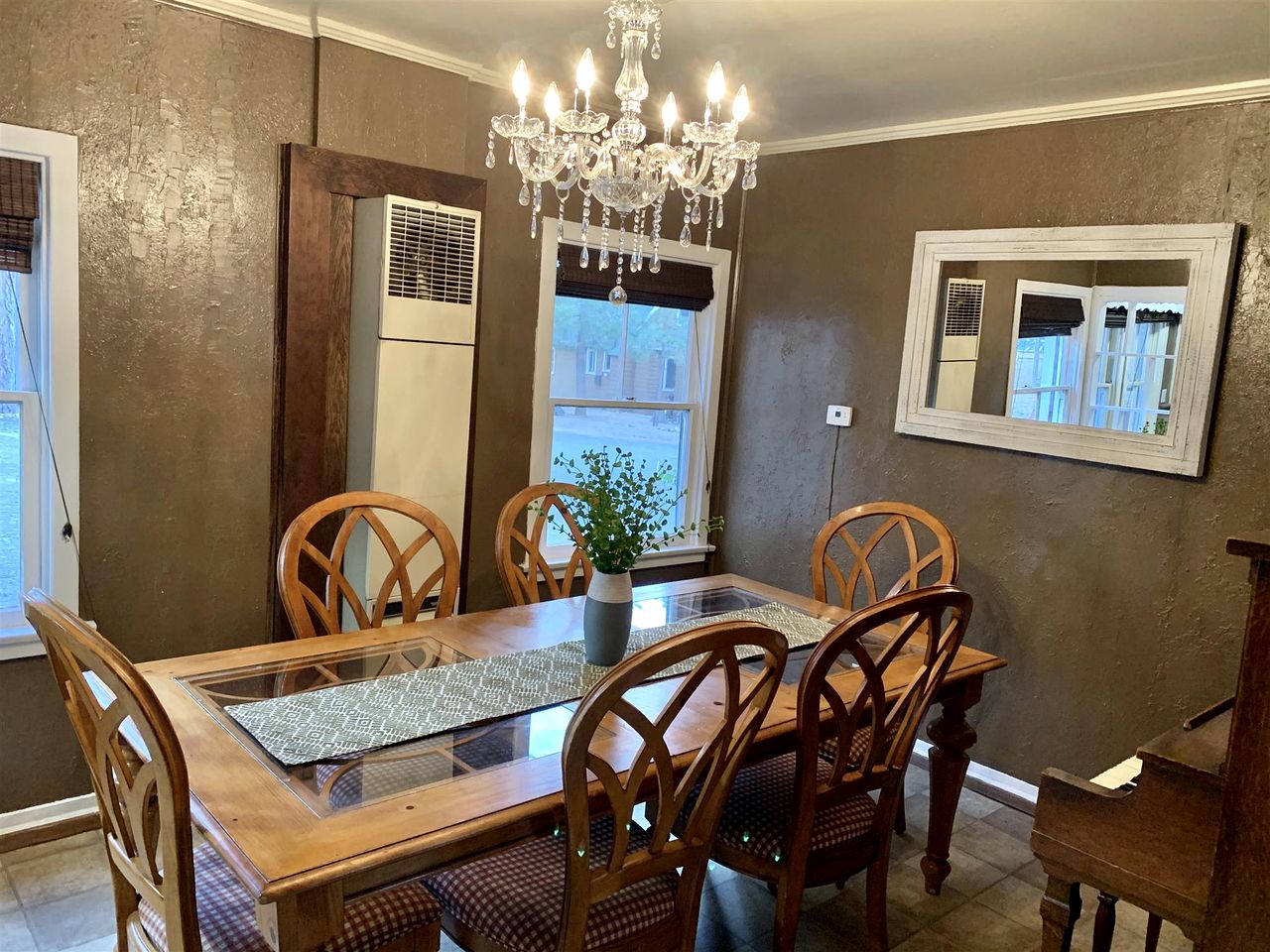 Charming and Rustic Cabin in Big Bear, California, Perfect for a Weekend Glamping Retreat